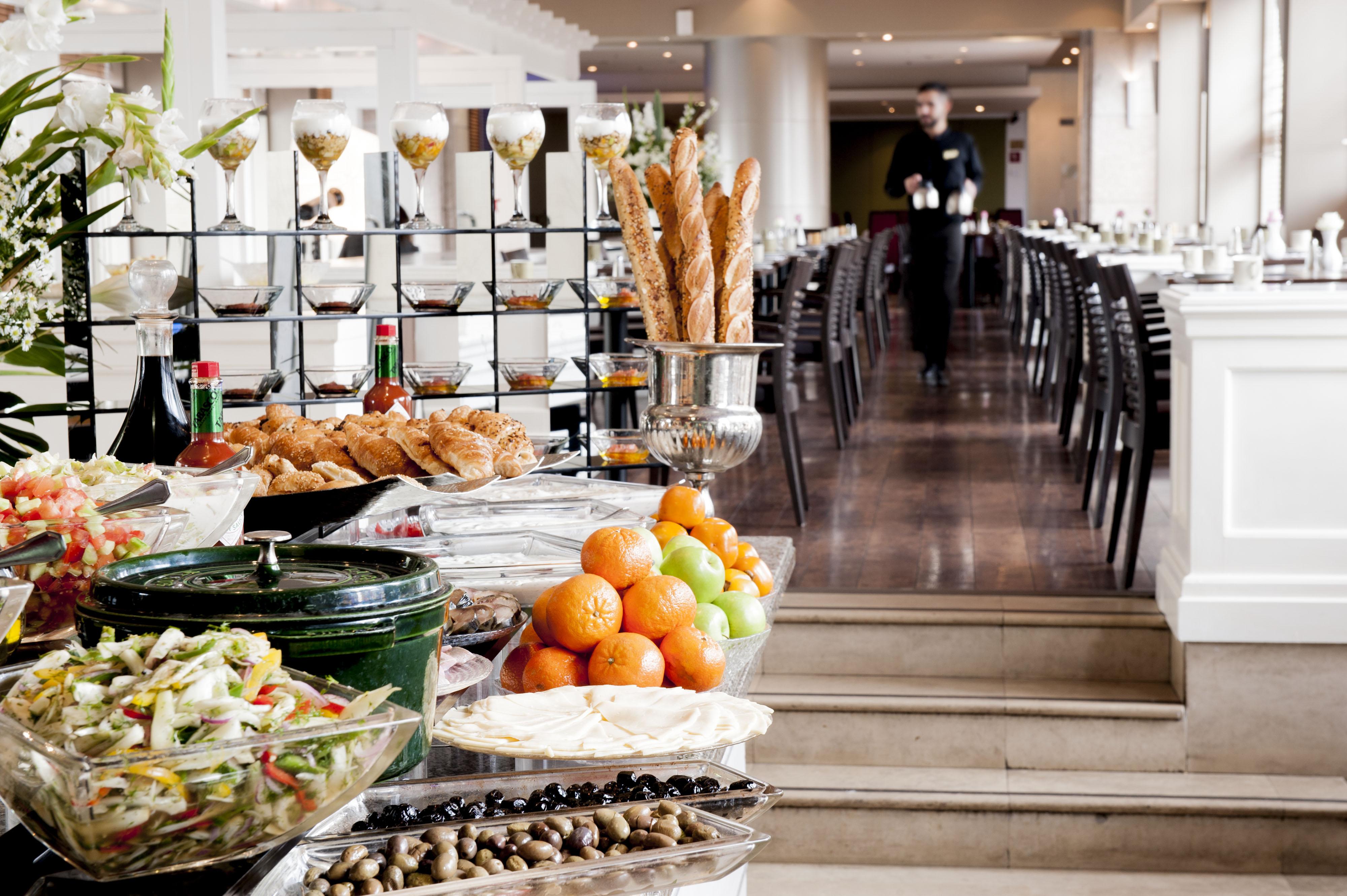 Leonardo City Tower Hotel Tel Aviv Giv'atayim Exterior foto The restaurant