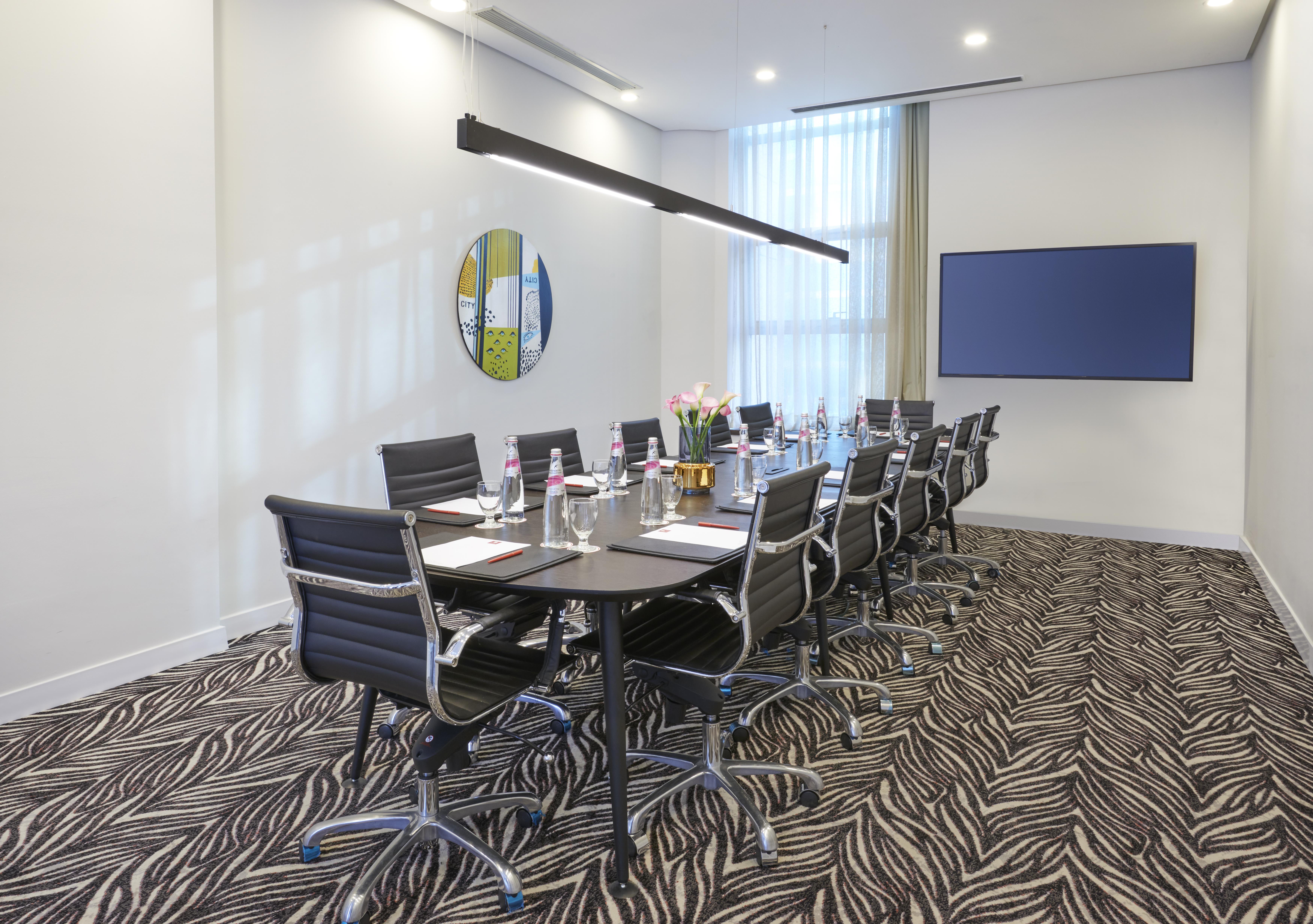 Leonardo City Tower Hotel Tel Aviv Giv'atayim Exterior foto Meeting room
