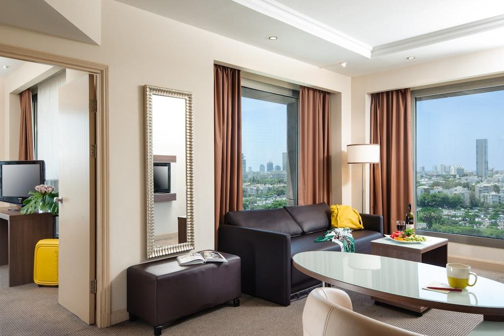 Leonardo City Tower Hotel Tel Aviv Giv'atayim Exterior foto A suite at the Hilton Tel Aviv