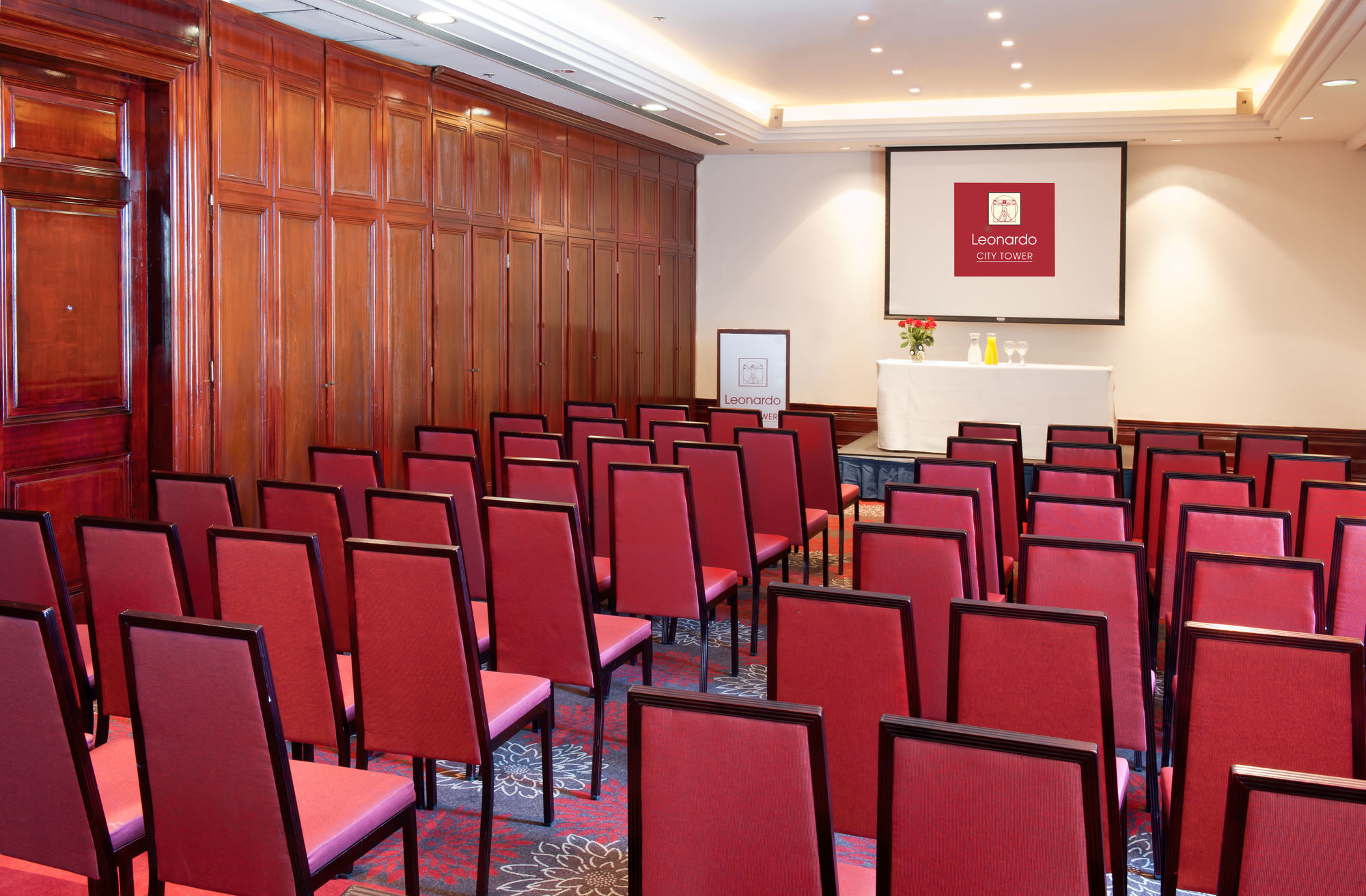 Leonardo City Tower Hotel Tel Aviv Giv'atayim Exterior foto Meeting room